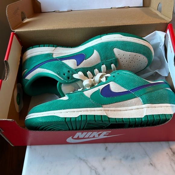 Nike Dunk Low SE size 6.5. Neptune Green (Women's) - Picture 1 of 7